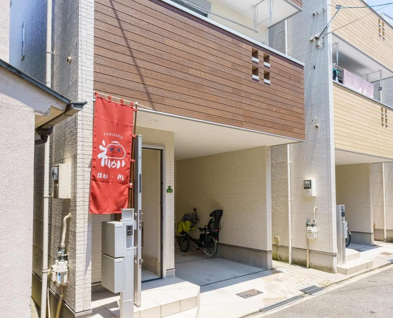 Casa de Férias M House 新开业优惠！独栋别墅鹤桥站步行5分钟！超便利！难波日本桥神户环球影城奈良一线直达 Osaca